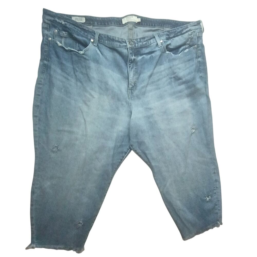 Torrid Women 30W Short Light Wash Distressed Fray Hem High Rise Denim Jeans